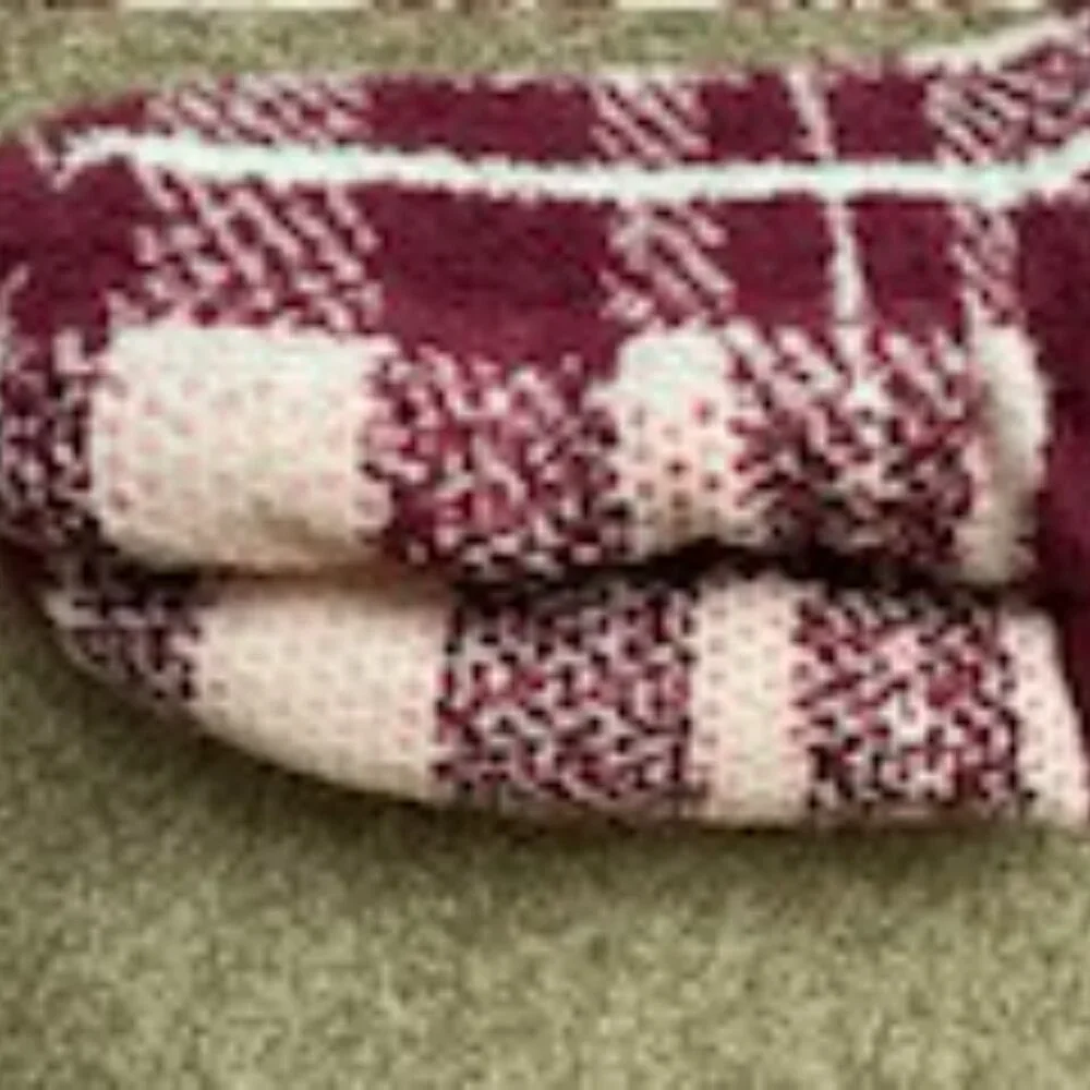 NWT Cuddl Duds Comfort Code Burgundy/Pink/White Sherpa Lined Lounge Socks 4-10